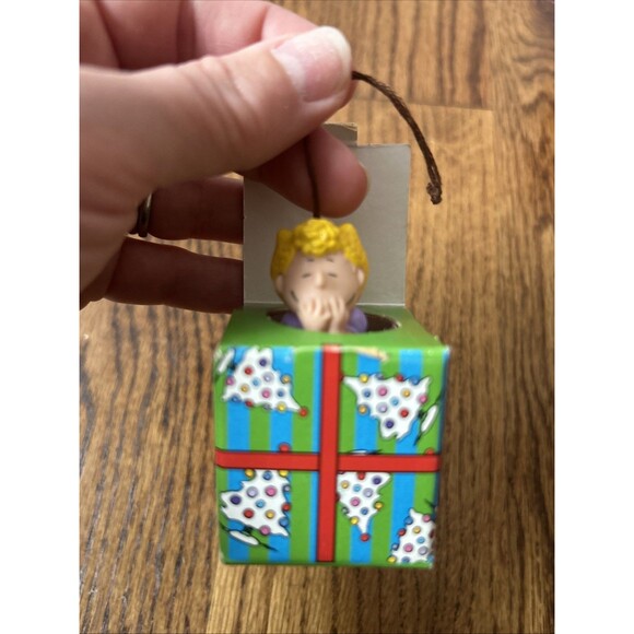 Peanuts Christmas ornament Box style Equity Promotions 1990 Sally - Picture 3 of 3